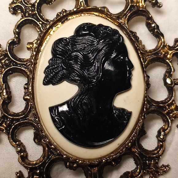 Black History Silhouette Gold Tone Black Cameo Pin Pandent Brooch - Picture 2 of 6